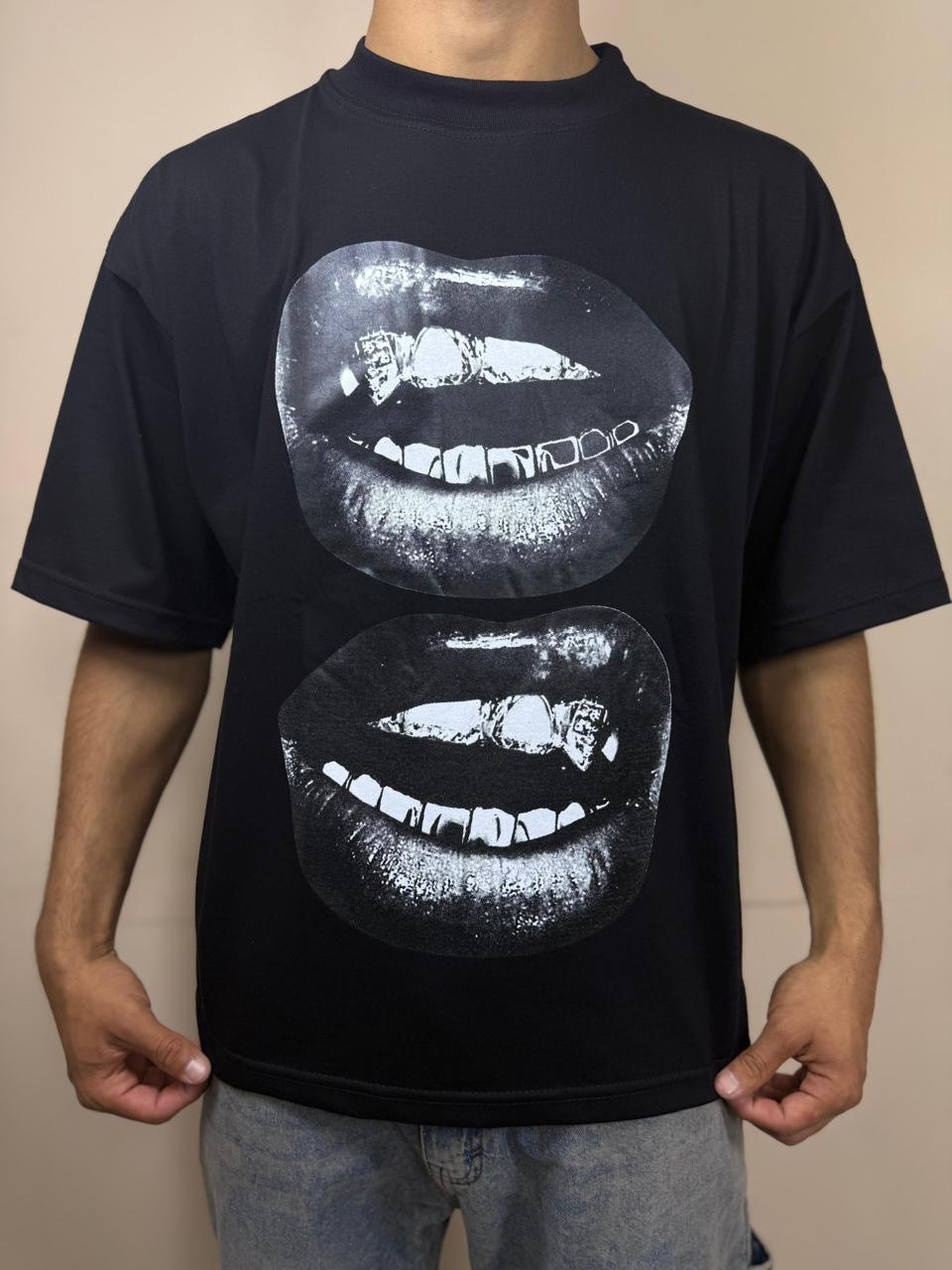 Remera Boxy fit - Negro / Doble labio