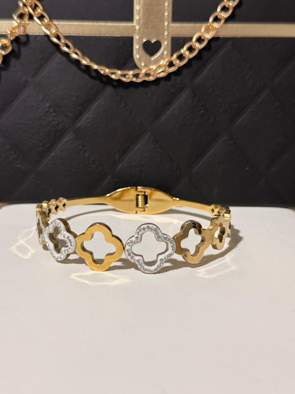 Pulsera Rigidas Dorados - Trebol sin fondo #8